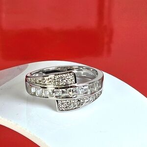 925 Sterling Silver Ring Sz 8 with Natural White Topaz